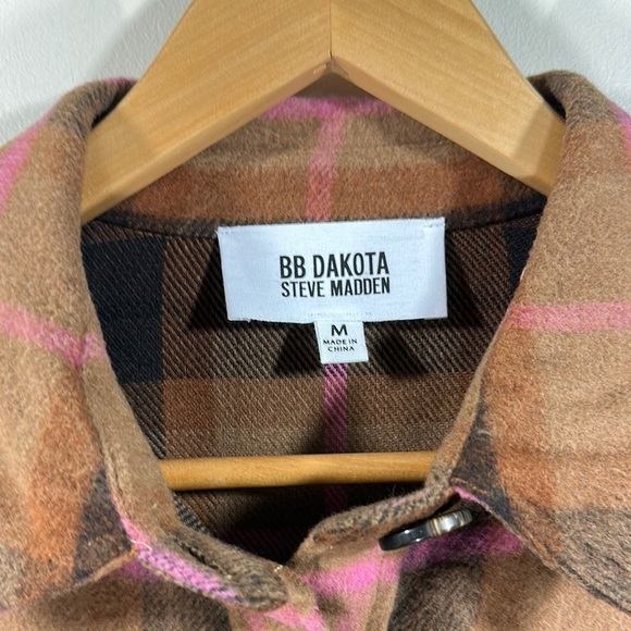 NWT BB Dakota Steve Madden Multicolor Pink Brown Plaid Utility Jacket Medium - Picture 3 of 11